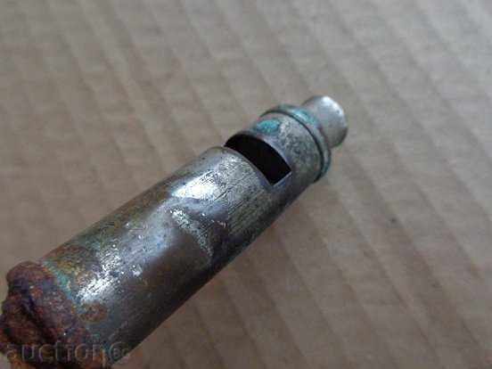 fluier de metal veche - 6 fluier de metal veche - 6