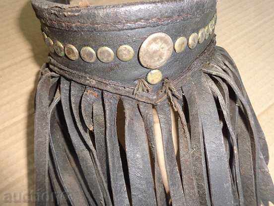 Old leather horseshoe, ammunition, harness, plum, tahoe - 6