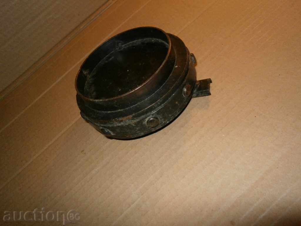 Licitație scrumiera din metal solid al regimului socialist Licitație scrumiera din metal solid al regimului socialist