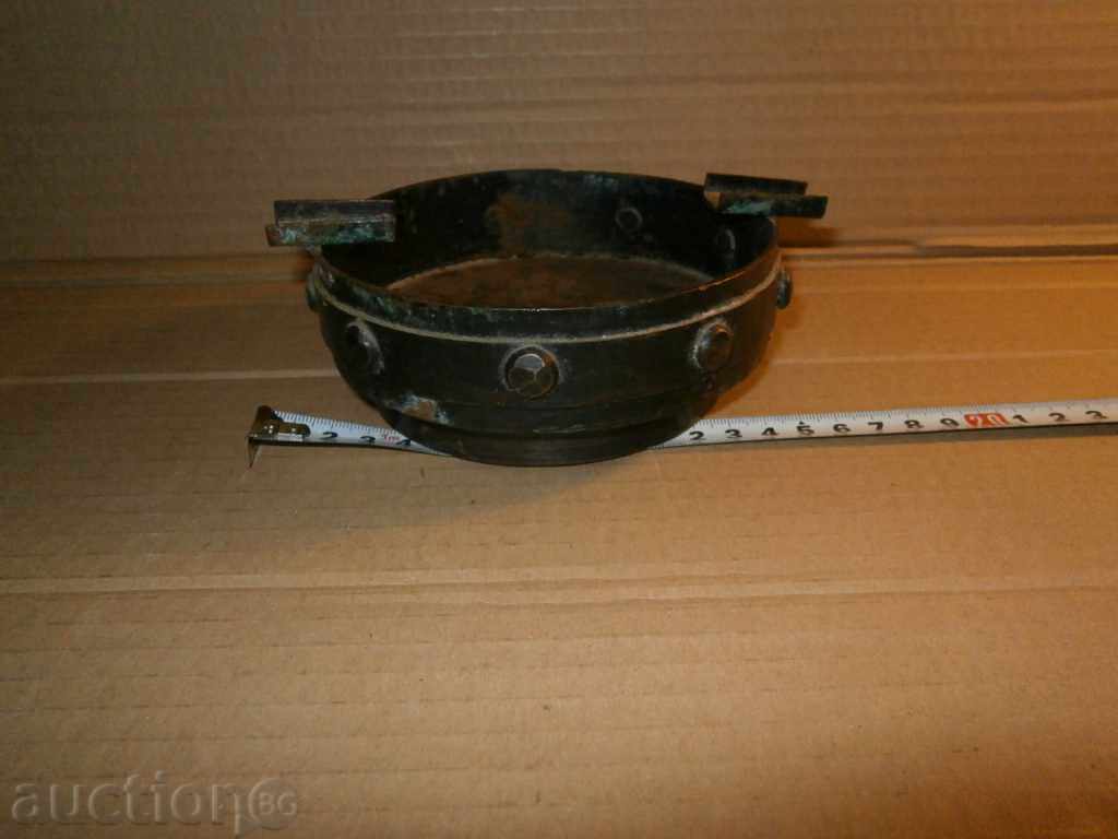 scrumiera din metal solid al regimului socialist - 5 scrumiera din metal solid al regimului socialist - 5