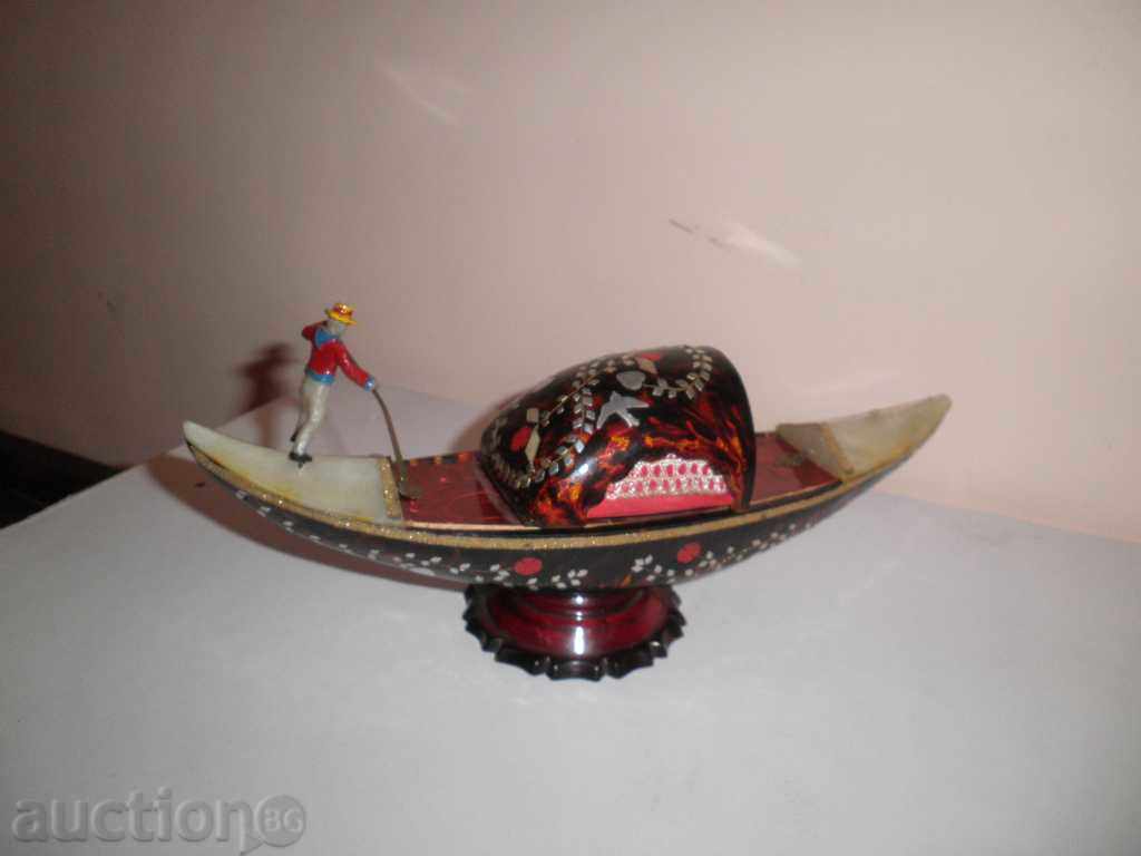 Auction SOUVENIR FROM VENICE Auction SOUVENIR FROM VENICE