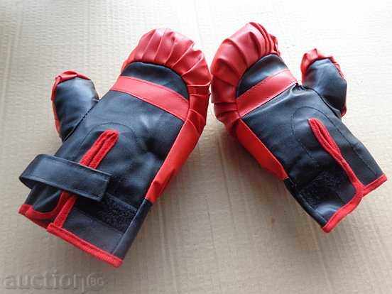 Τα παιδιά πυγμαχία γάντια, παιχνίδι, παιχνίδι με τιμή 33.00 BGN | € 16.87 Τα παιδιά πυγμαχία γάντια, παιχνίδι, παιχνίδι με τιμή 33.00 BGN | € 16.87