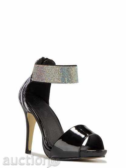 Sandale pentru femei COCO PERLA cu preț 21.00 BGN | € 10.74