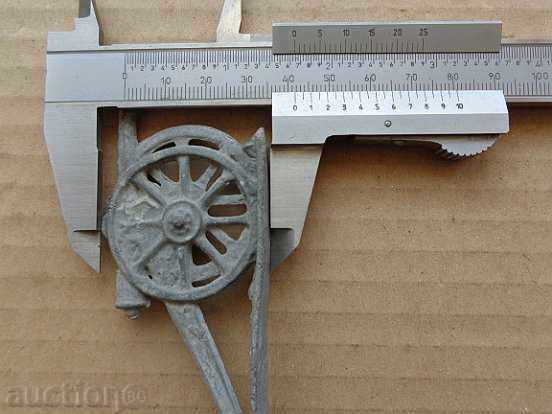 Child lead military toy top lead figure late 19th century - 5 Child lead military toy top lead figure late 19th century - 5