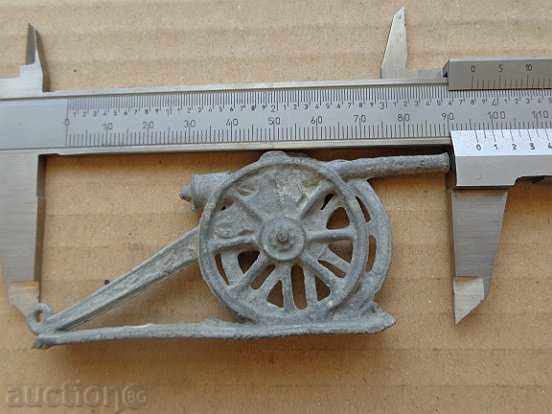 Child lead military toy top lead figure late 19th century - 7 Child lead military toy top lead figure late 19th century - 7