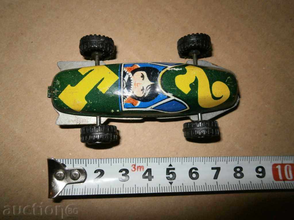 Delivery of a small metal stroller Delivery of a small metal stroller