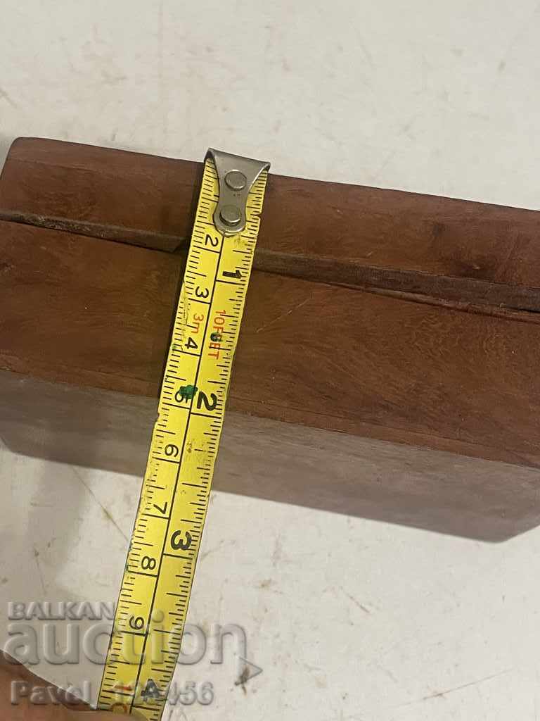 Delivery of card box with copper / bronze elements