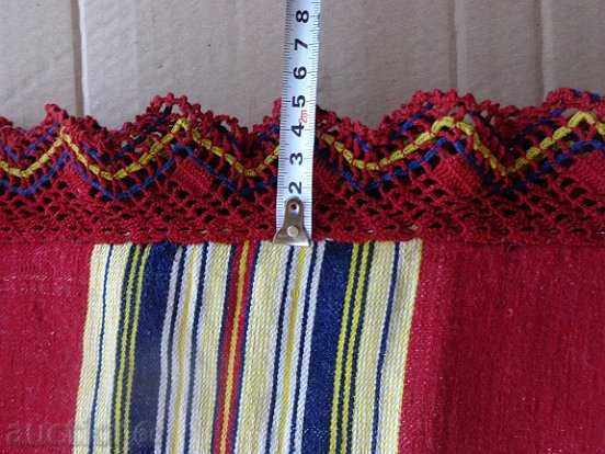 Delivery of Vintage handwoven chaise lace bridal tablecloth Delivery of Vintage handwoven chaise lace bridal tablecloth