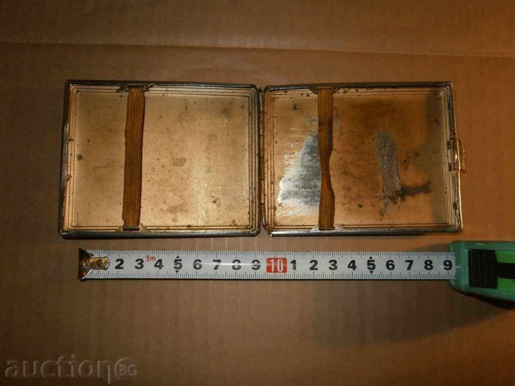 Delivery of old cigarette case Delivery of old cigarette case