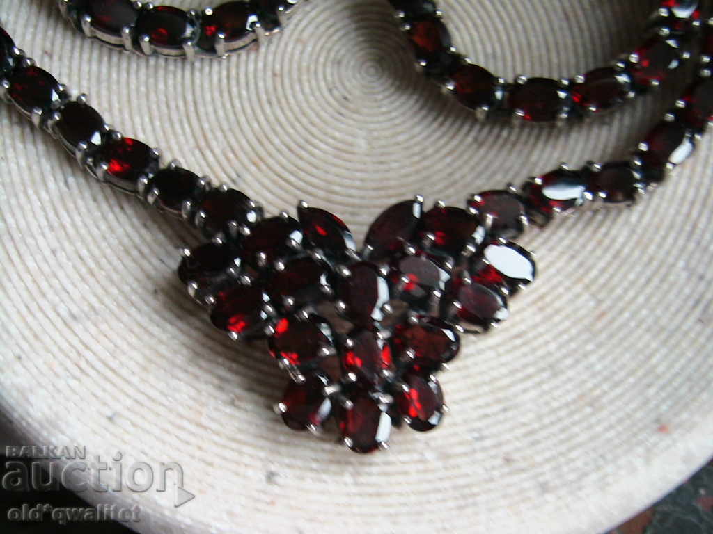 Auction CHARMING SILVER NECKLACE WITH NATURAL GARNET, 925 SILVER Auction CHARMING SILVER NECKLACE WITH NATURAL GARNET, 925 SILVER