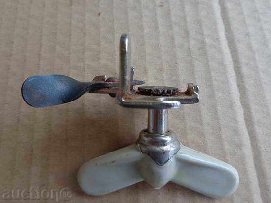 Old Solo can opener with price 28.00 BGN | € 14.32 Old Solo can opener with price 28.00 BGN | € 14.32