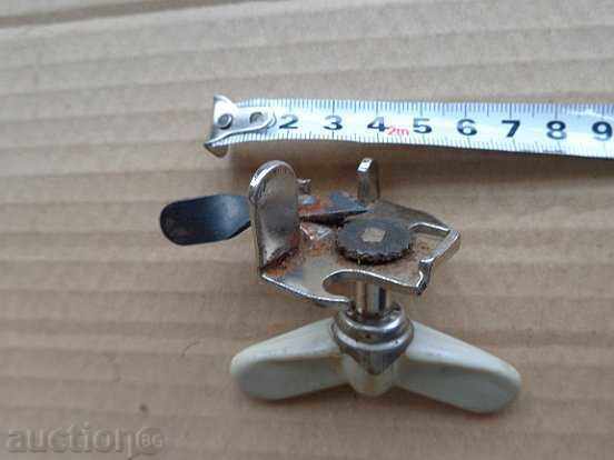 Auction Old Solo can opener Auction Old Solo can opener