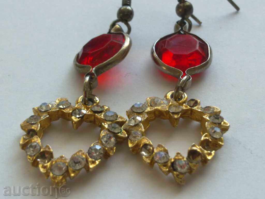 Cercei cu preț 6.00 BGN | € 3.07 Cercei cu preț 6.00 BGN | € 3.07