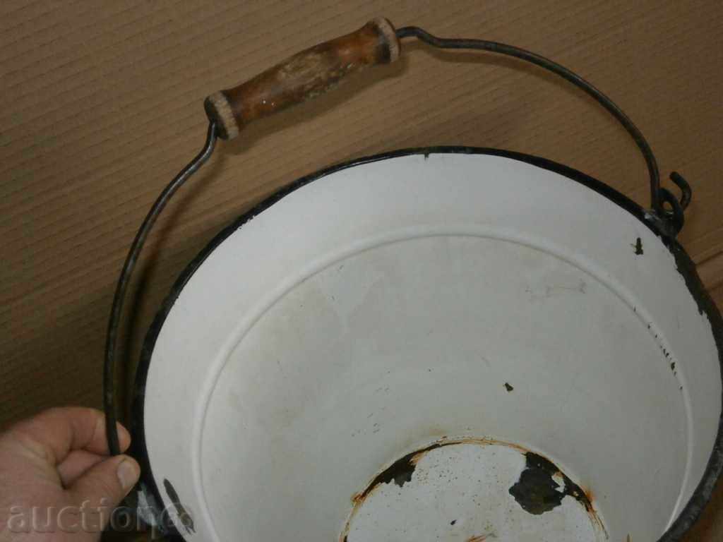 a larger, old enameled bucket - 6 a larger, old enameled bucket - 6