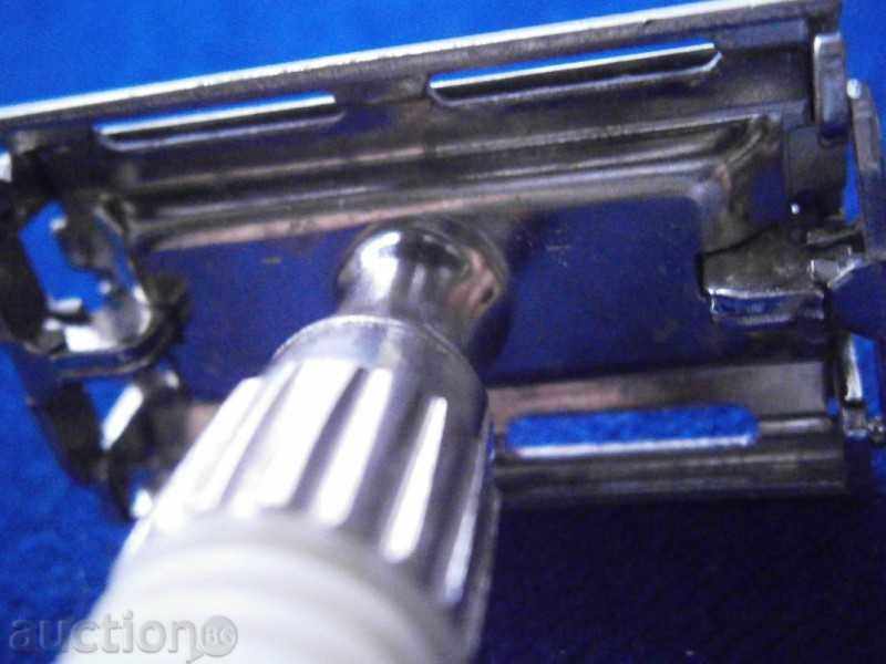 Delivery of THE OLD GILLETTE SELF - LIFE Delivery of THE OLD GILLETTE SELF - LIFE