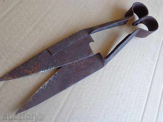 Auction Old scissors for shearing sheep, forged iron, blade Auction Old scissors for shearing sheep, forged iron, blade