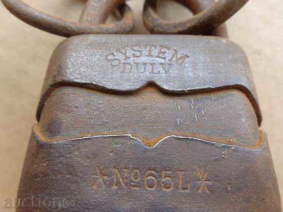 Vechi lacătul de la începutul secolului XX, kofar, Katanec cu inel cu preț 22.00 BGN | € 11.25