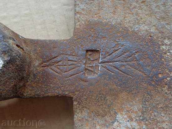 Auction Old pick, wrought iron, instrument, instrument Auction Old pick, wrought iron, instrument, instrument