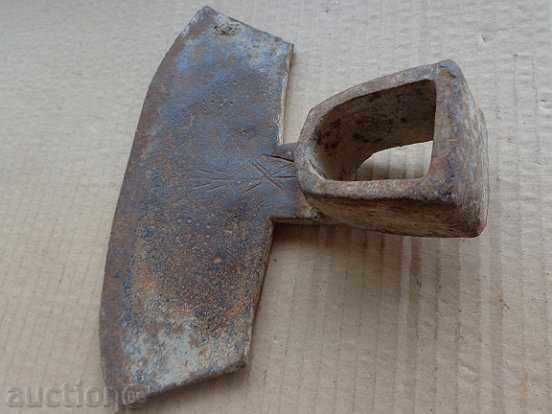 Old pick, wrought iron, instrument, instrument with price 39.00 BGN | € 19.94 Old pick, wrought iron, instrument, instrument with price 39.00 BGN | € 19.94