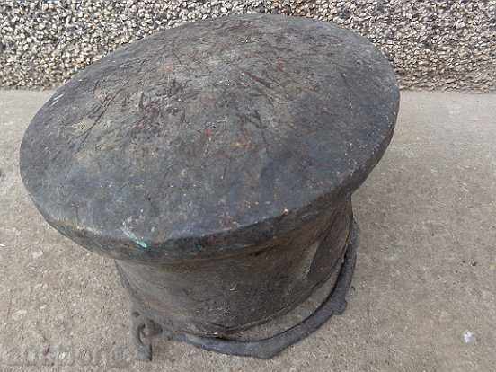 An old man, a boiler, a baker, a copper pot - 5 An old man, a boiler, a baker, a copper pot - 5