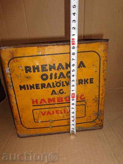 Tub Old pentru ulei mineral SHELL, staniu, margine cu preț 86.00 BGN | € 43.97 Tub Old pentru ulei mineral SHELL, staniu, margine cu preț 86.00 BGN | € 43.97