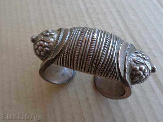 Antique silver bracelet "slingshot" type, ornament, jewel, string Antique silver bracelet "slingshot" type, ornament, jewel, string