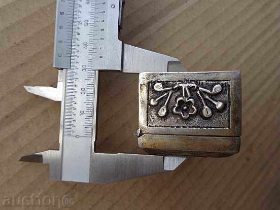 Delivery of Renaissance silver box enfie wedding rings wedding cross