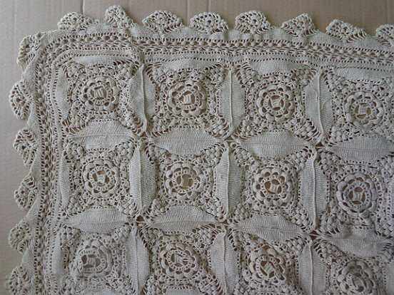 Auction An old hand-knit tablecloth, a box, a briefcase, a towel Auction An old hand-knit tablecloth, a box, a briefcase, a towel