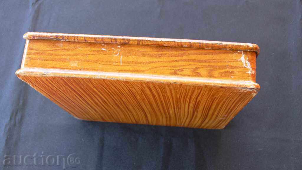 OLIVE HAND-DRAWING BOX "PAPEY MACHINE" with price 100.00 BGN | € 51.13