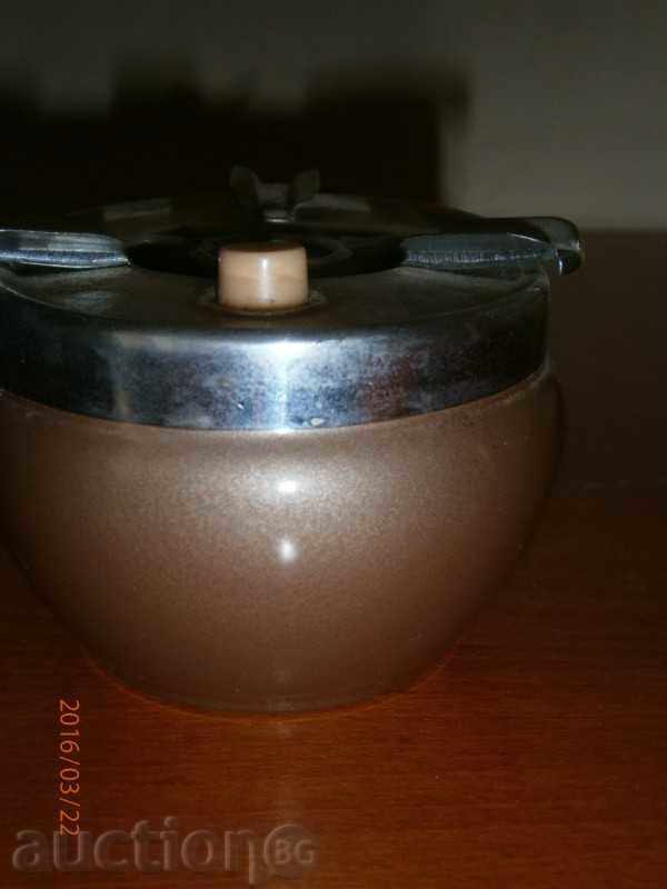 Ashtray - automatic - social era - metal with button - 5 Ashtray - automatic - social era - metal with button - 5