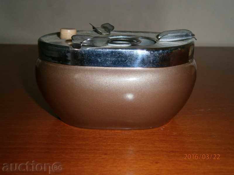Ashtray - automatic - social era - metal with button - 7 Ashtray - automatic - social era - metal with button - 7
