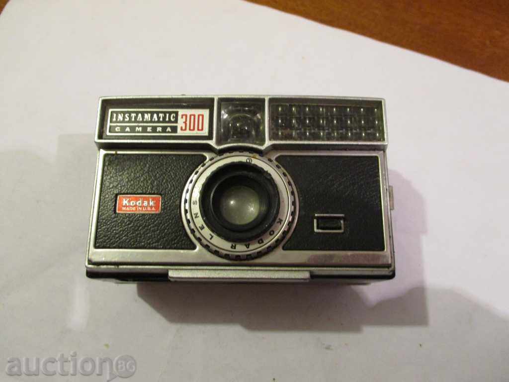 Παλιά φωτογραφική μηχανή - KODAK Instamatic CAMERA 300 - MADE U.S.A