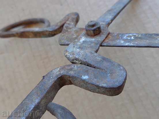 Old wrought iron scissors, wrought iron primitive - 5 Old wrought iron scissors, wrought iron primitive - 5