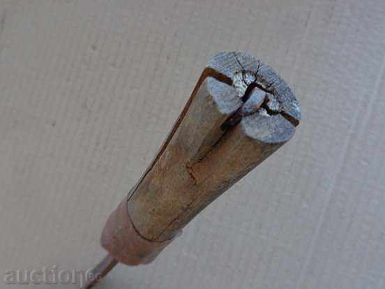 Auction A hand forged ax, a pole, a chopper, a wrought iron, a primitive Auction A hand forged ax, a pole, a chopper, a wrought iron, a primitive