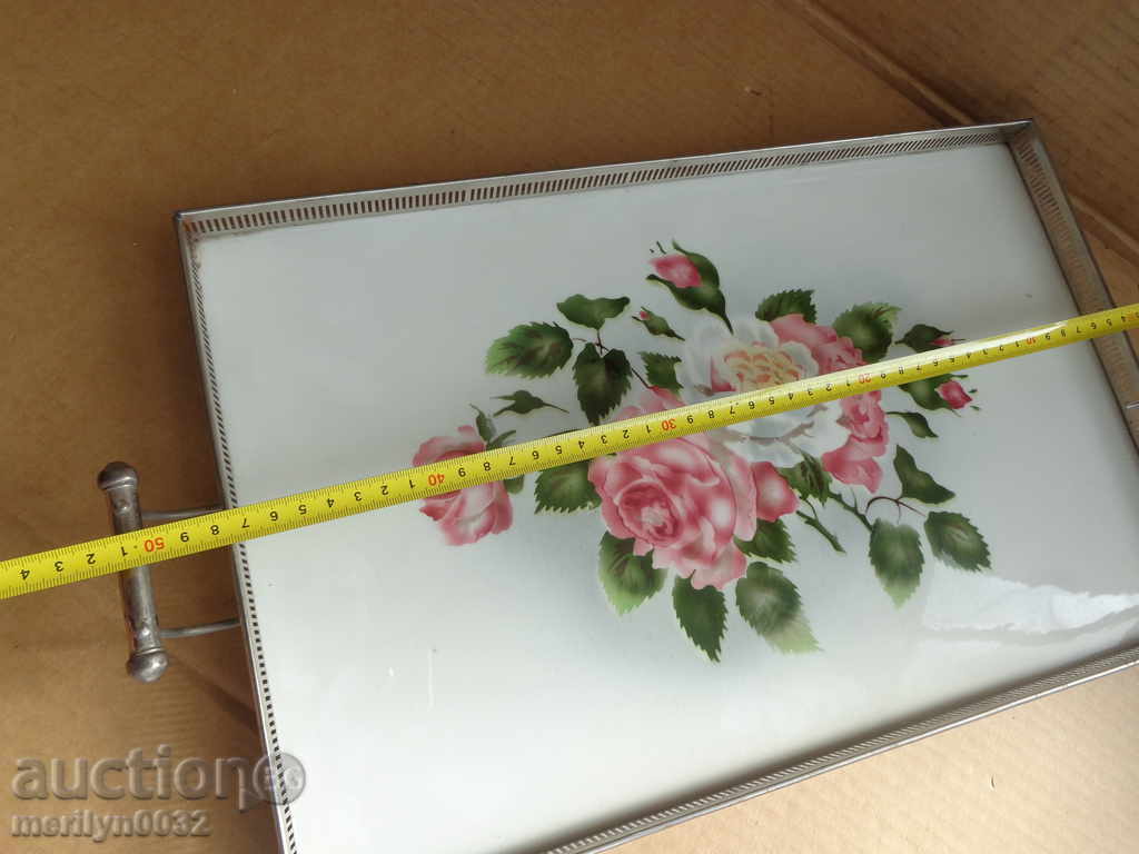 Auction An old tray, porcelain, a teapot Auction An old tray, porcelain, a teapot