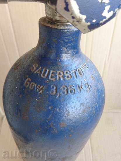 Delivery of Old oxygen bottle from an army infirmary Delivery of Old oxygen bottle from an army infirmary