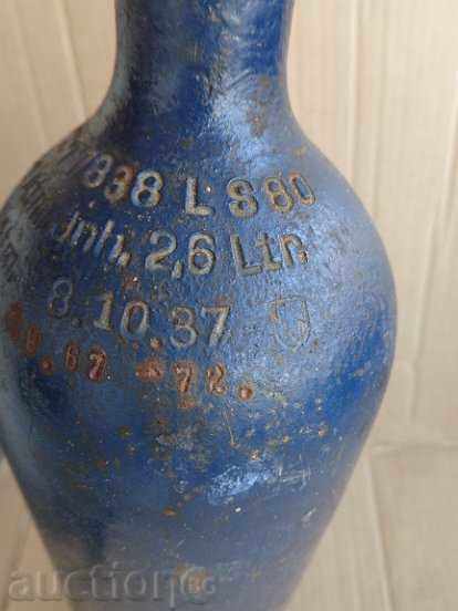 Old oxygen bottle from an army infirmary - 5 Old oxygen bottle from an army infirmary - 5