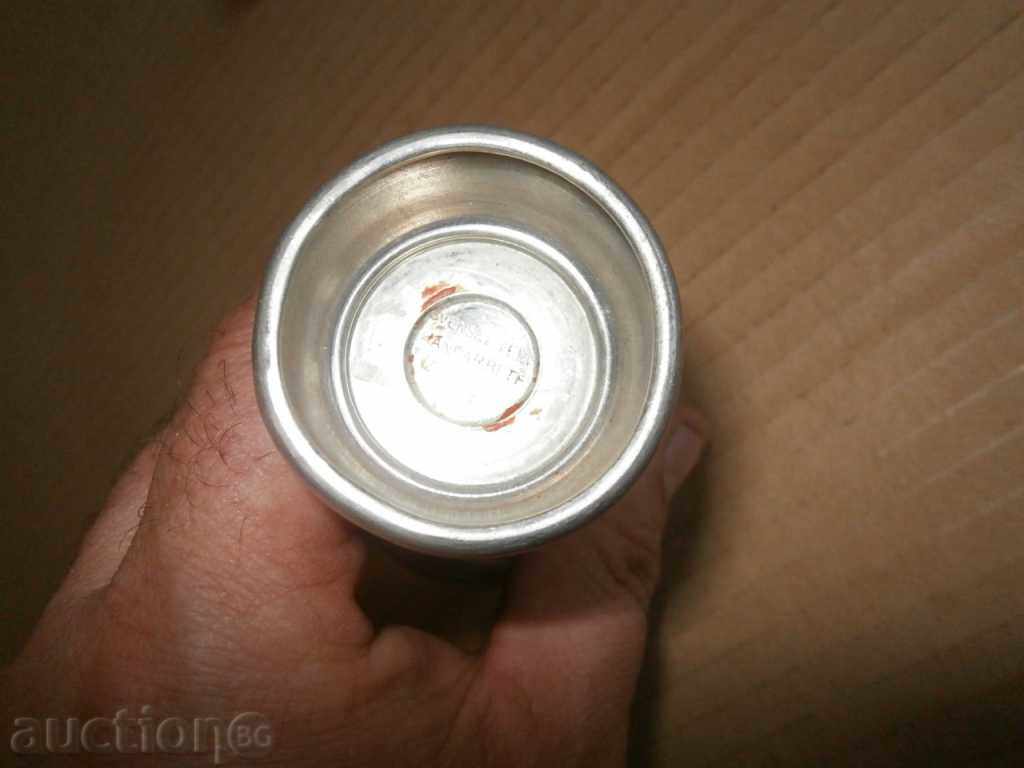 Delivery of a glass of white metal Delivery of a glass of white metal