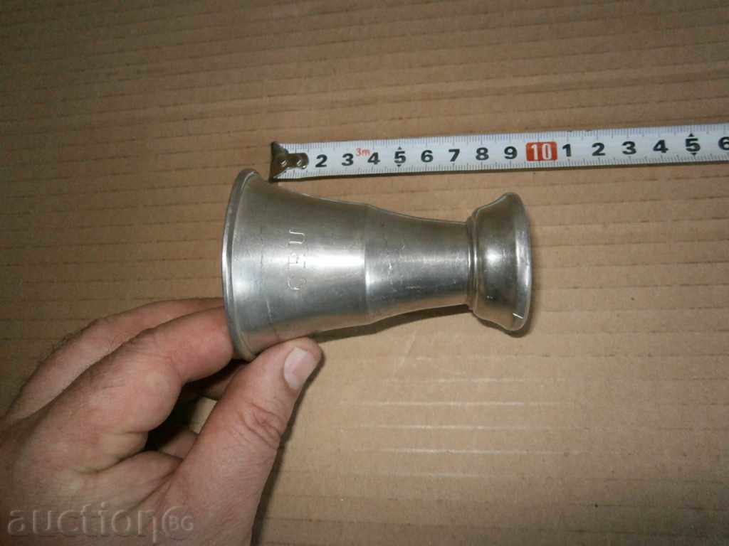 a glass of white metal - 7 a glass of white metal - 7