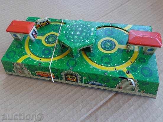 Children's tin toy game winding with a key works with price 77.00 BGN | € 39.37