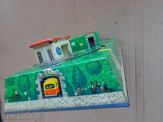 Children's tin toy game winding with a key works - 7