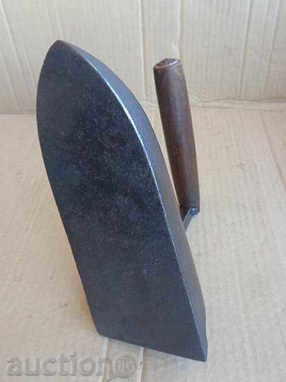 Auction  Old iron on fire