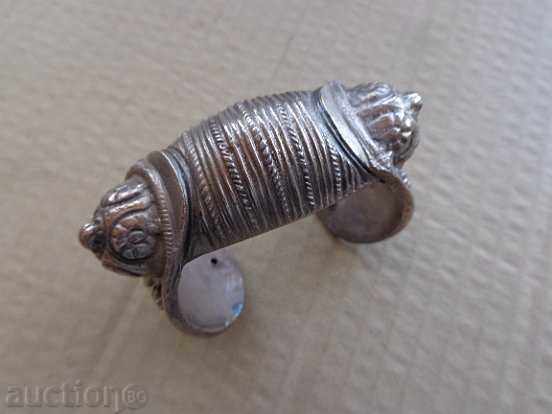 Renaissance slingshot type bracelet made of sachan, jewelry, jewelry Renaissance slingshot type bracelet made of sachan, jewelry, jewelry