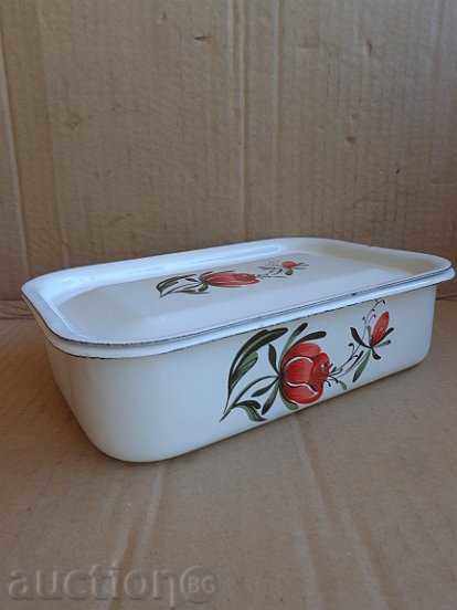 Enamelled enamel food box with price 43.00 BGN | € 21.99