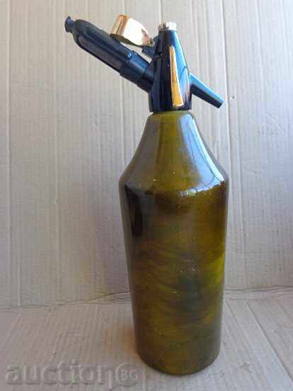Old sifon pentru apa carbogazoasa, sifon, o sticla, un cartuș