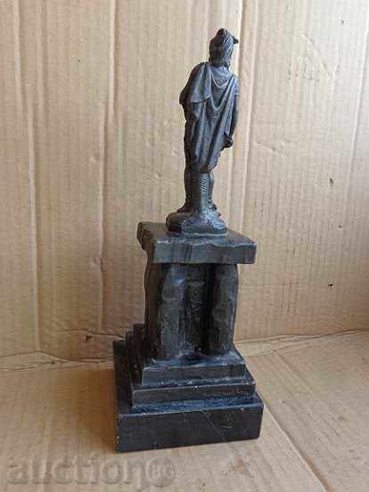 Statue, figure, figure, sculpture dated author with price 289.00 BGN | € 147.76 Statue, figure, figure, sculpture dated author with price 289.00 BGN | € 147.76