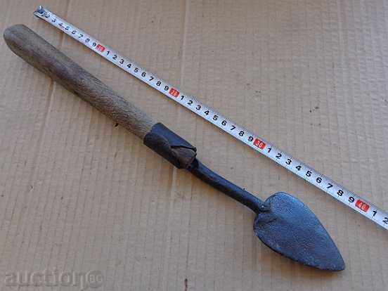 Παλιά γεωργικά εργαλεία, ξύλο, σφυρήλατο σίδερο, πρωτόγονη με τιμή 43.00 BGN | € 21.99 Παλιά γεωργικά εργαλεία, ξύλο, σφυρήλατο σίδερο, πρωτόγονη με τιμή 43.00 BGN | € 21.99