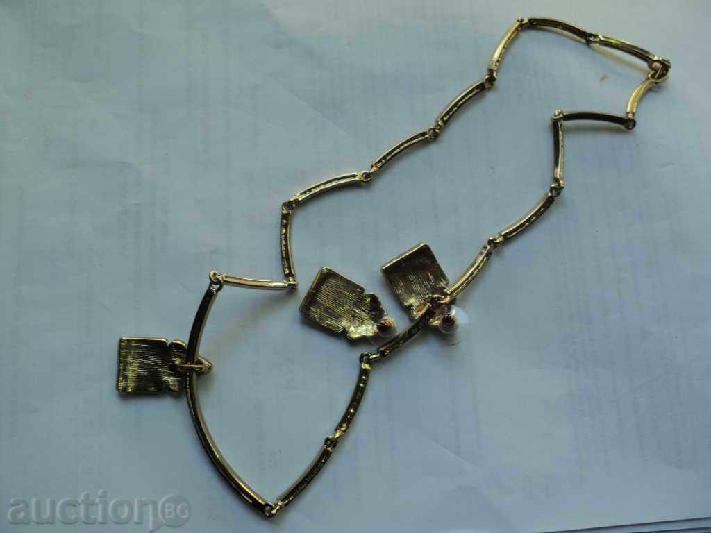 Auction  WOMEN'S WHOLESALE WITH EXCLUSIVE BEAUTY !!!!!