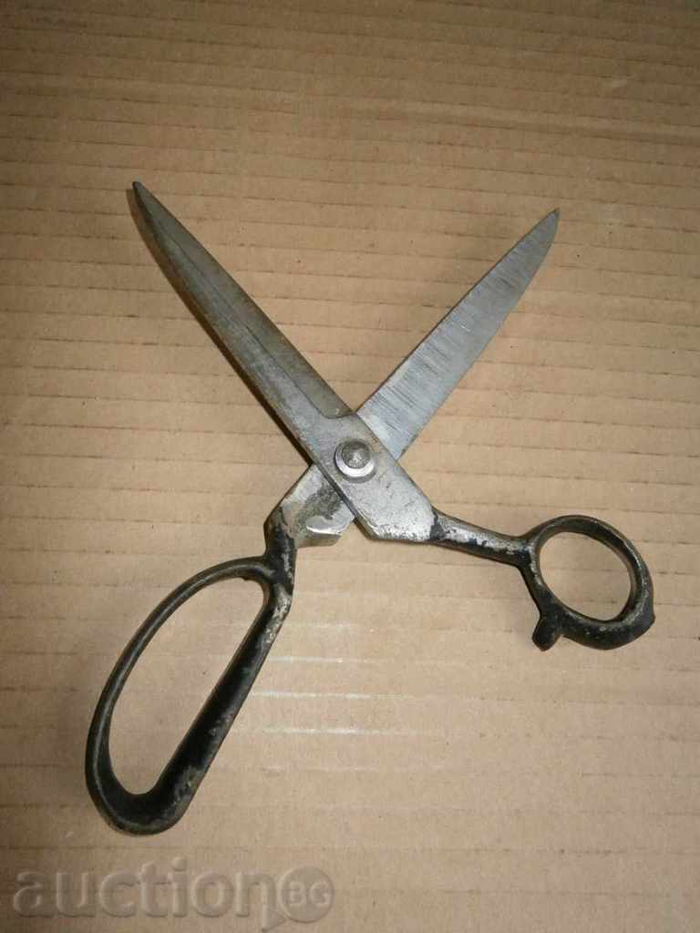 Auction  old scissors