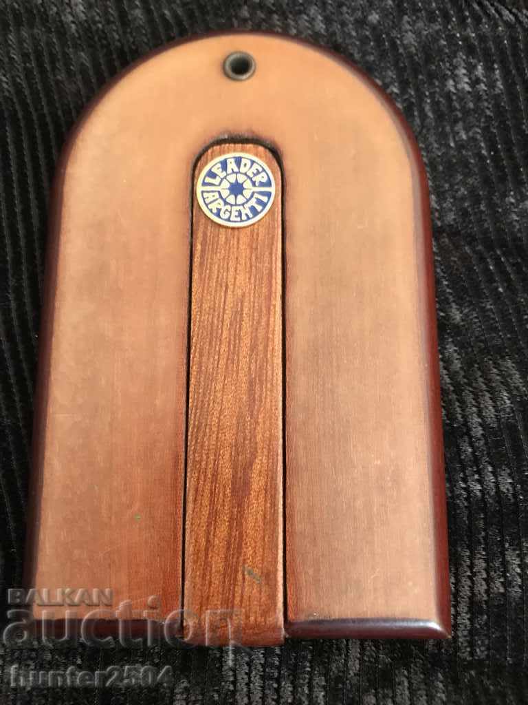 Auction  Silver icon, mahogany back 10/6 cm